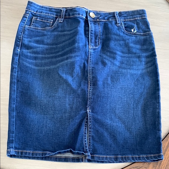 Kut from the Kloth Dresses & Skirts - KUT Rosie Pencil Skirt Denim Blue Skirt Sz 8 Excellent Condition